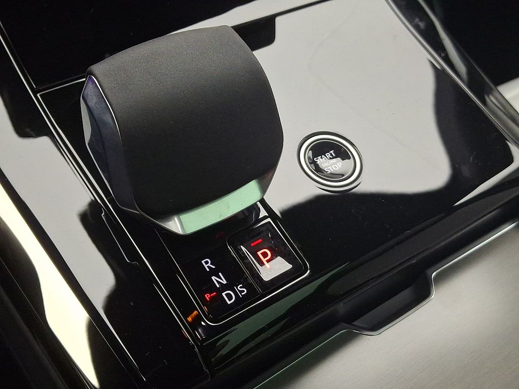 Thumbnail: 2026 Land Rover Range Rover Sport - 12