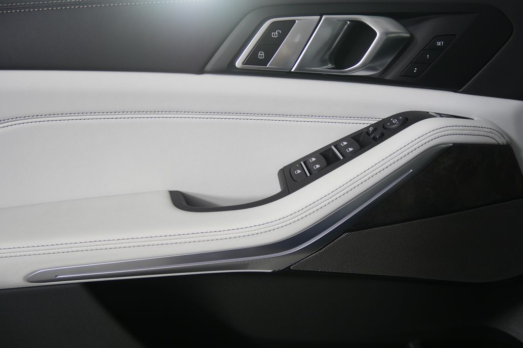 Thumbnail: 2026 BMW X5 - 8