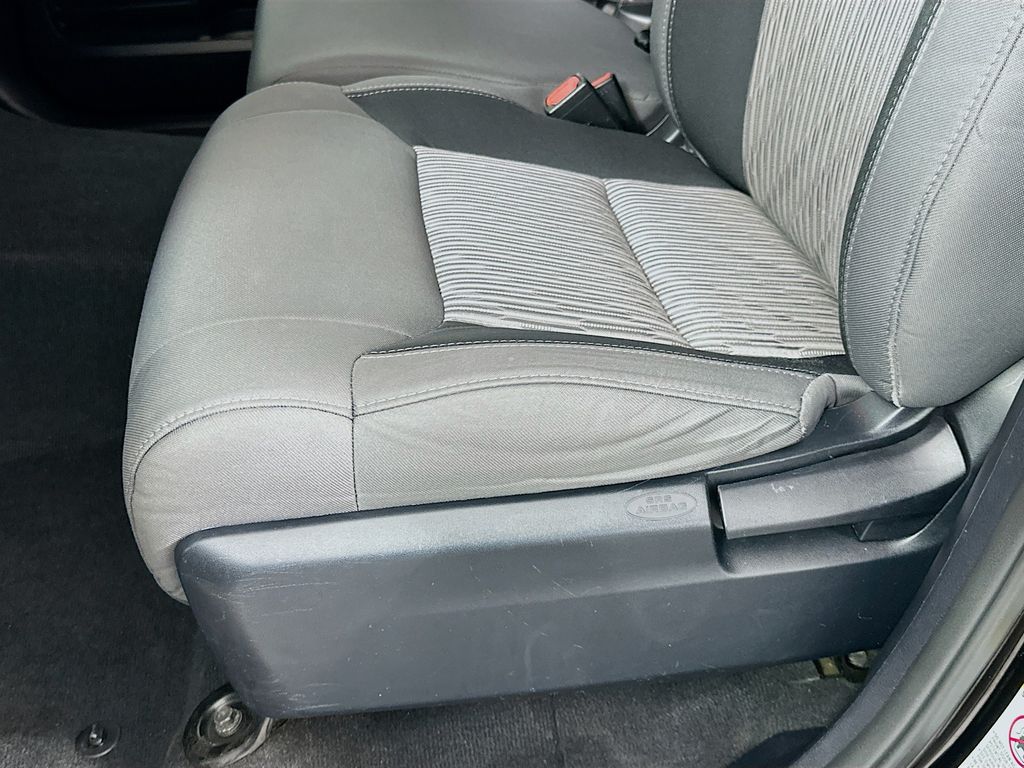 Thumbnail: 2015 Toyota Tundra - 19