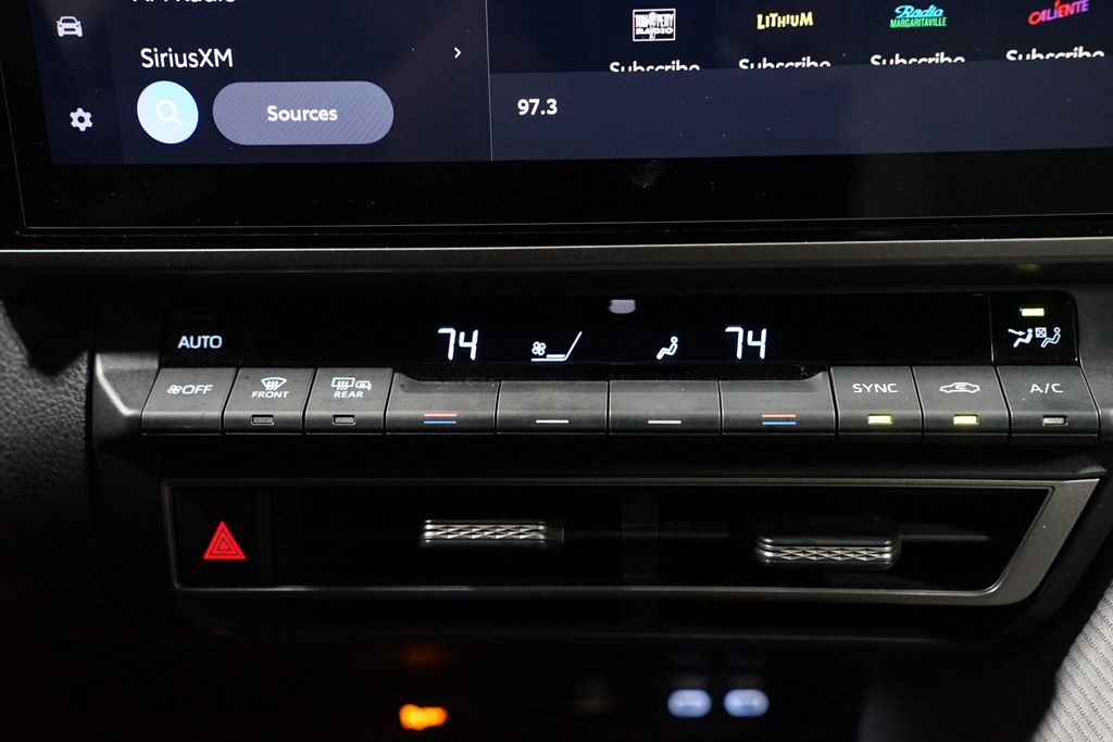 Thumbnail: 2025 Toyota Camry - 21