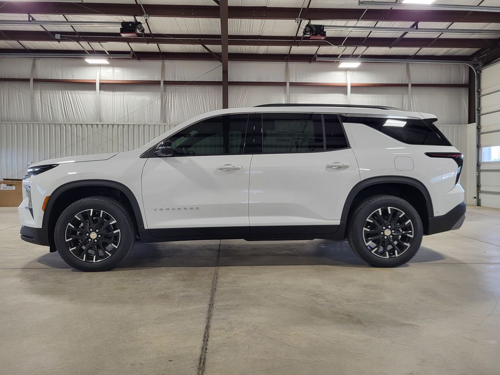 2025 Chevrolet Traverse LT 2