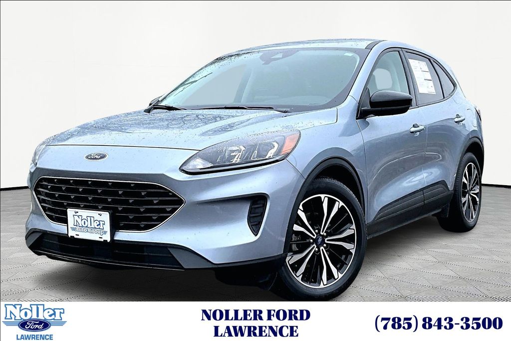 Blue Silver Metallic 2022 Ford Escape SE FWD SUV / Crossover Front-Wheel Drive 8-Speed Automatic