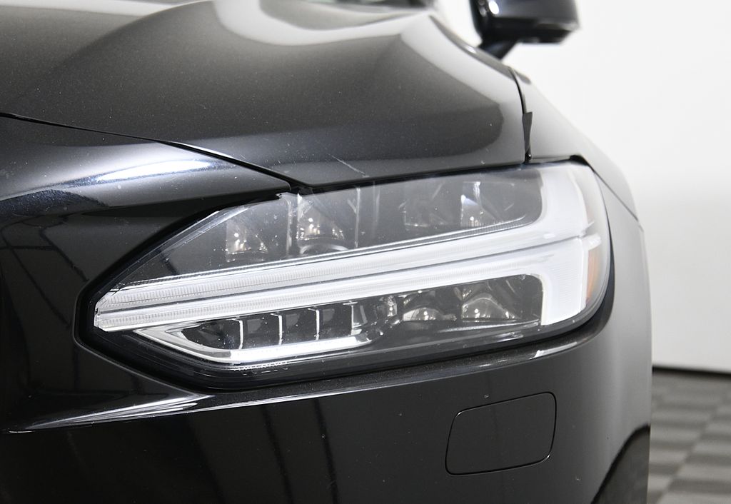 Thumbnail: 2018 Volvo S90 - 11