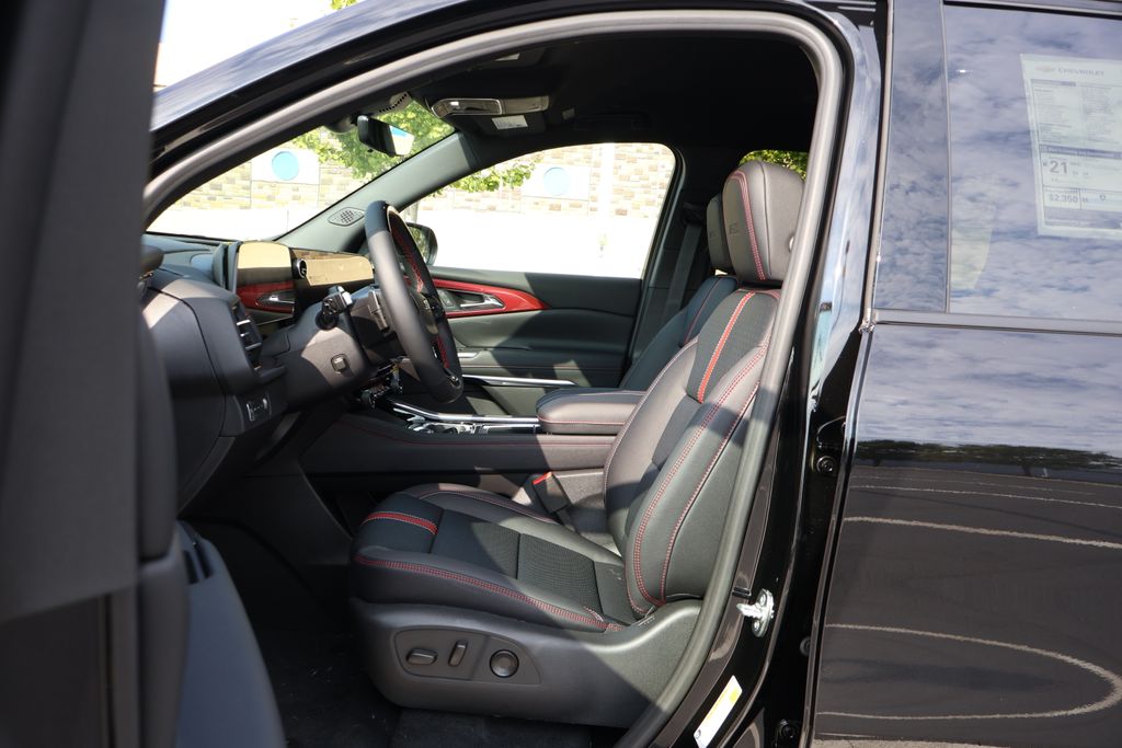 Thumbnail: 2026 Chevrolet Traverse - 14