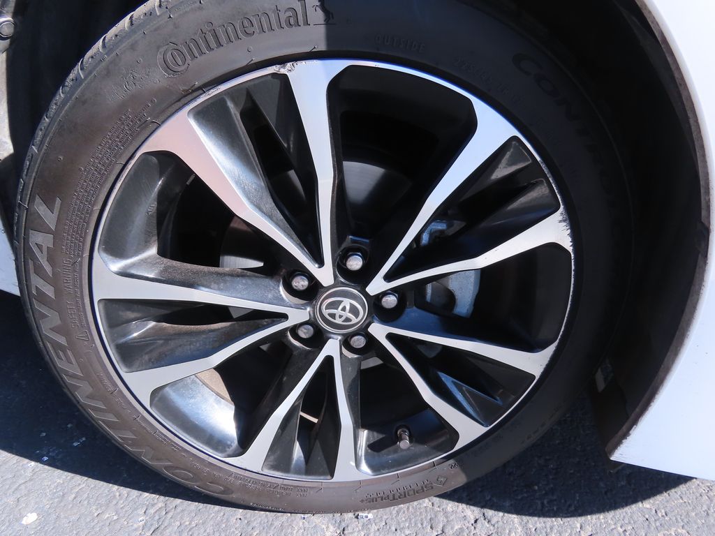 Thumbnail: 2019 Toyota Corolla - 18