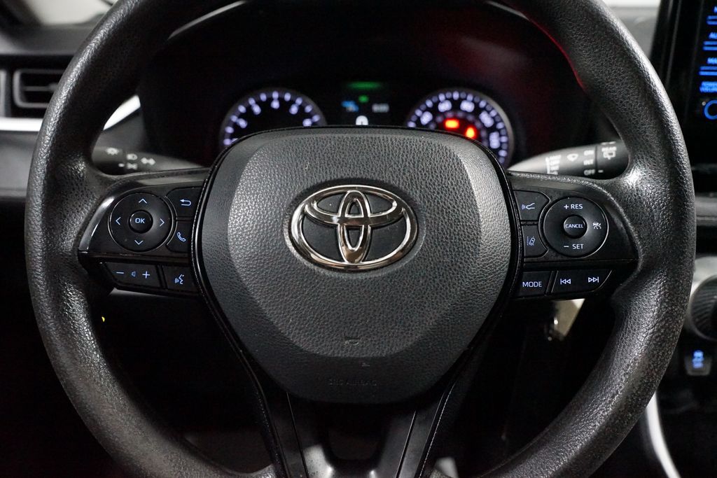 Thumbnail: 2021 Toyota RAV4 - 12