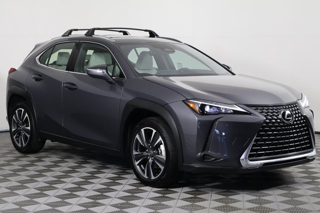 Thumbnail: 2025 Lexus UX - 3