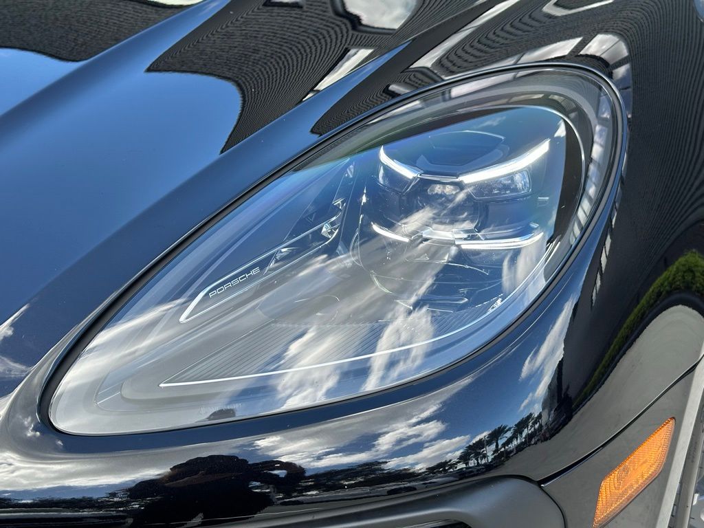 Thumbnail: 2023 Porsche Macan - 13