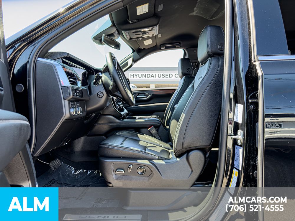 Used 2025 Onyx Black GMC Denali image 9