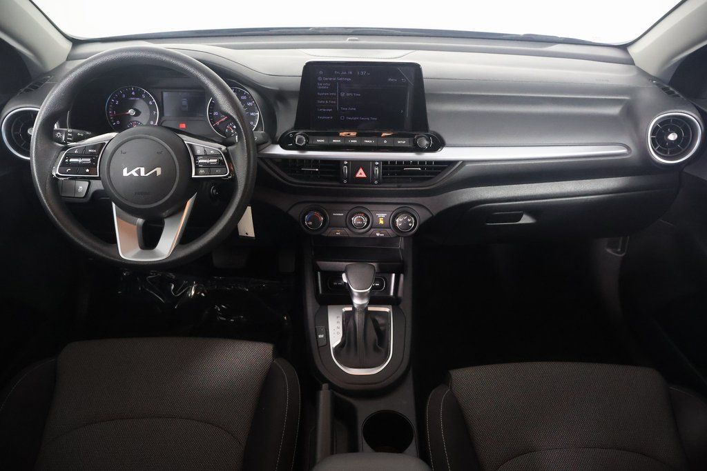 Thumbnail: 2023 Kia Forte - 6
