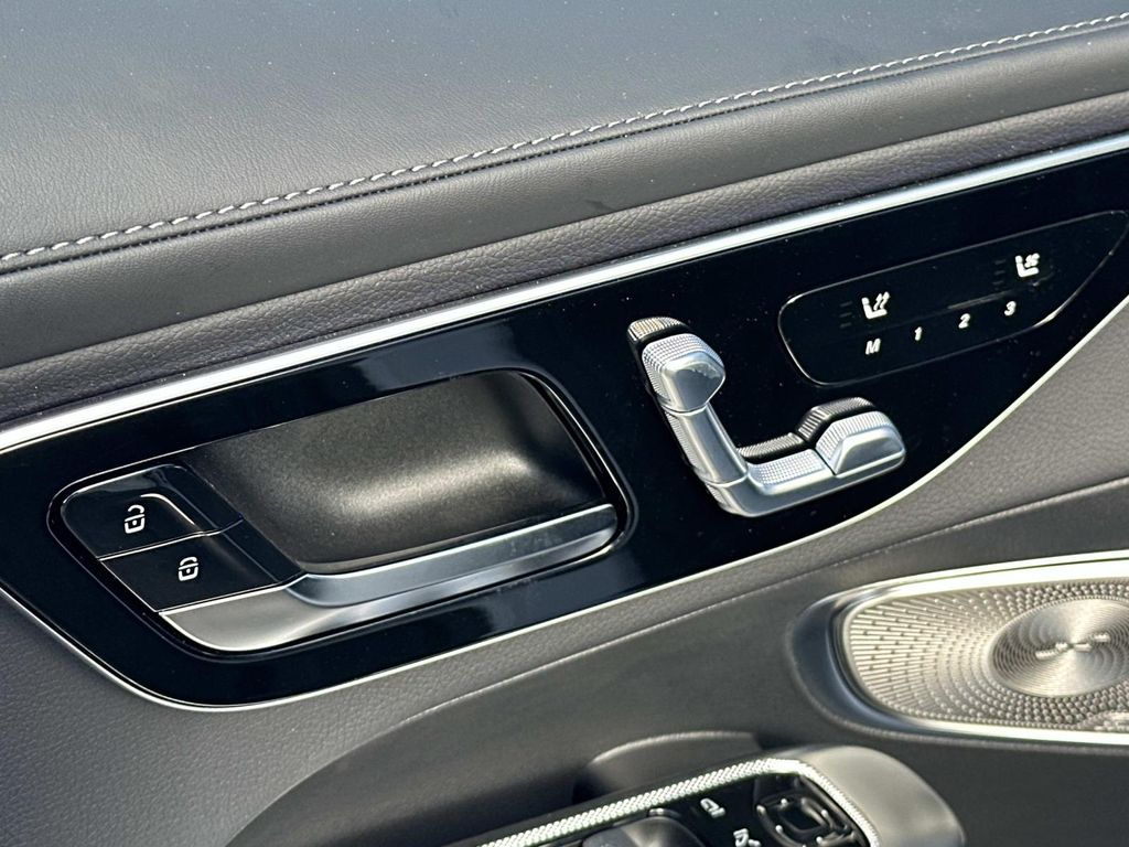 Thumbnail: 2026 Mercedes-Benz GLC - 17