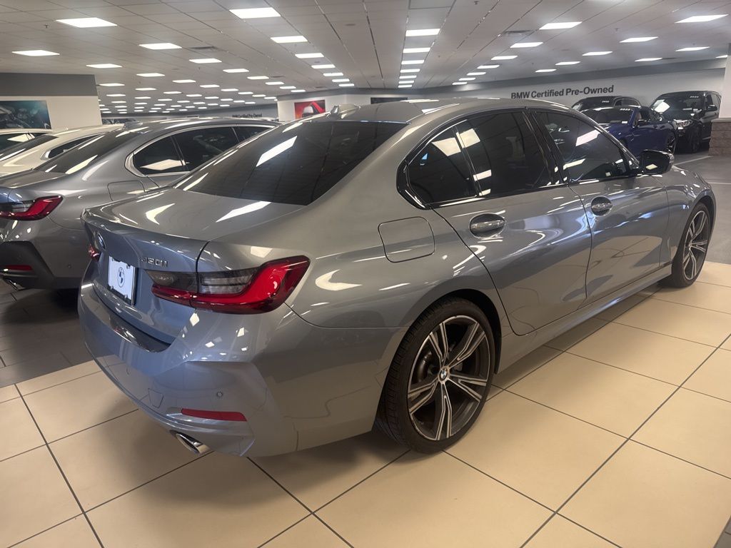 Thumbnail: 2023 BMW 3 Series - 3