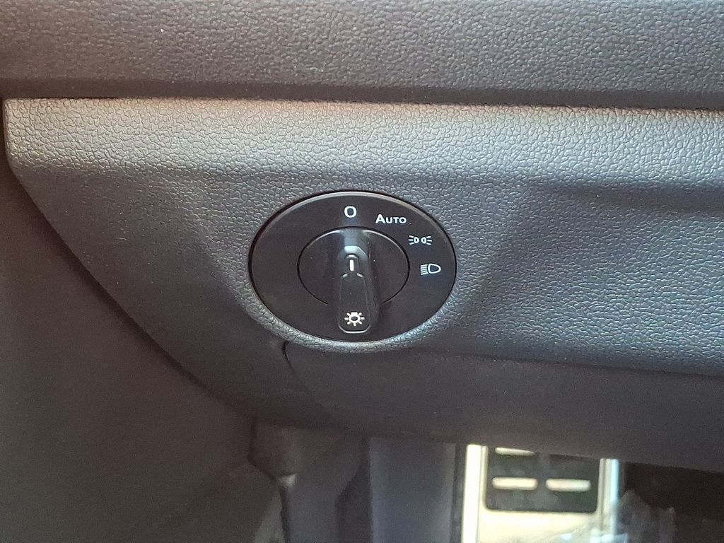 Thumbnail: 2019 Volkswagen Jetta - 23