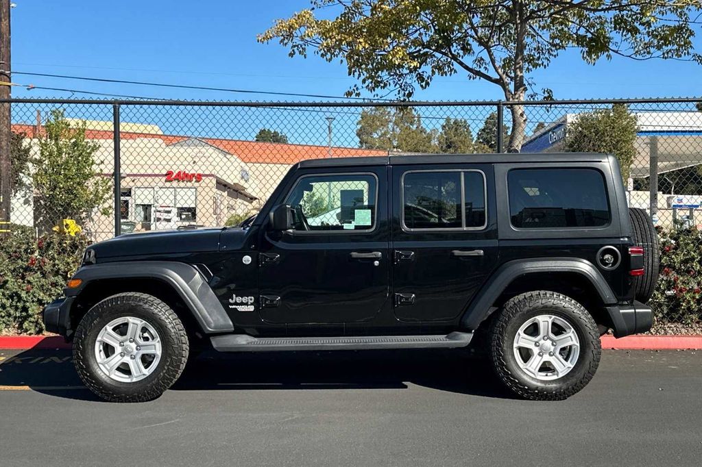 2018 Jeep Wrangler Unlimited Sport S 9