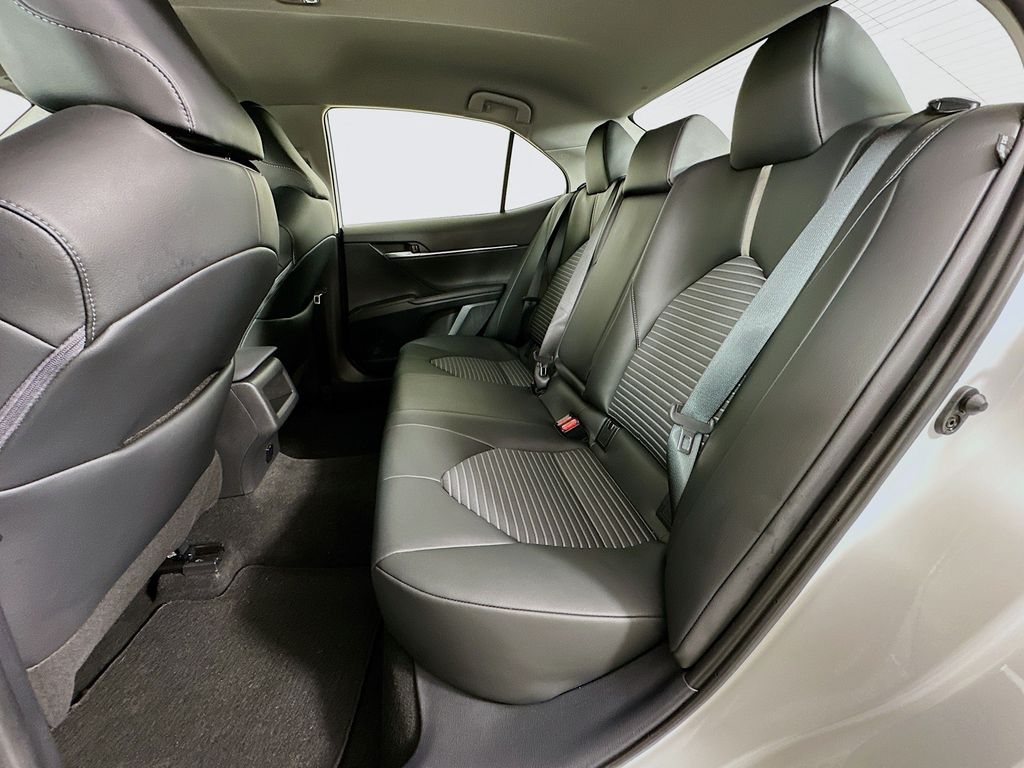 2023 Toyota Camry SE 23