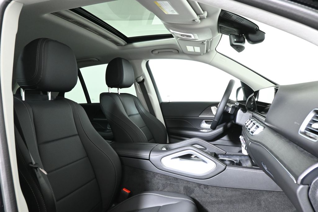 Thumbnail: 2026 Mercedes-Benz GLE - 22