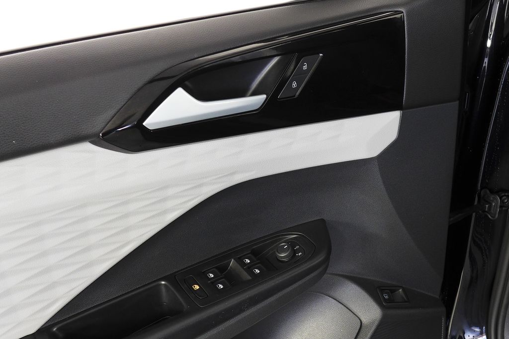 Thumbnail: 2024 Volkswagen Taos - 12