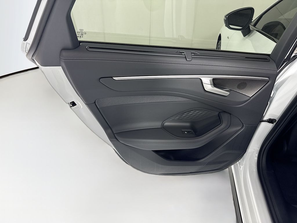 Thumbnail: 2026 Audi A6 - 28