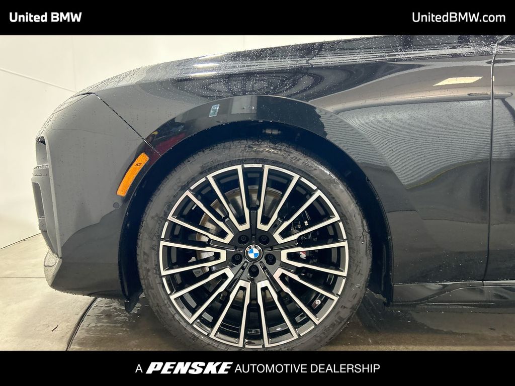 2025 BMW i7 xDrive60 10