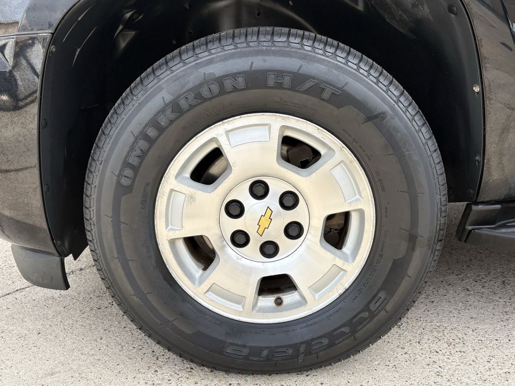 2014 Chevrolet Tahoe LS - 8