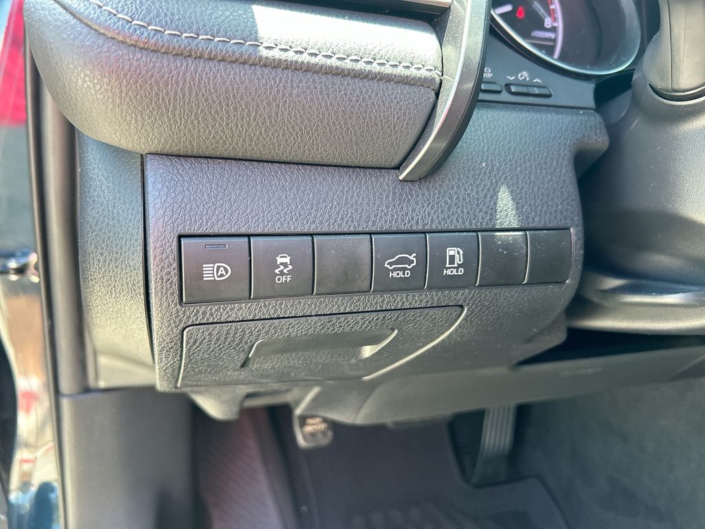 Thumbnail: 2019 Toyota Camry - 14