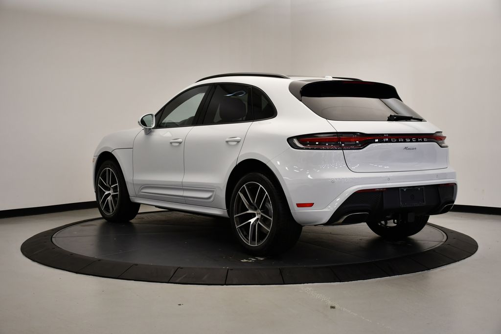 Thumbnail: 2025 Porsche Macan - 3