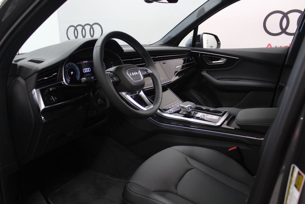 Thumbnail: 2026 Audi Q7 - 11