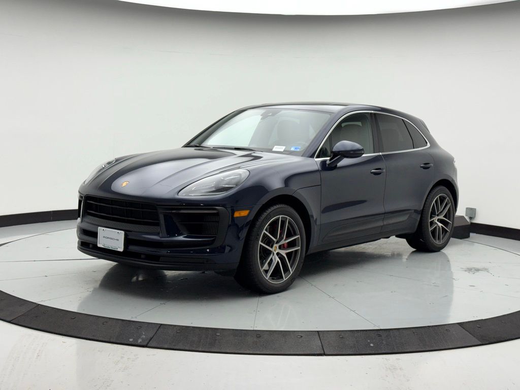 Thumbnail: 2022 Porsche Macan - 1