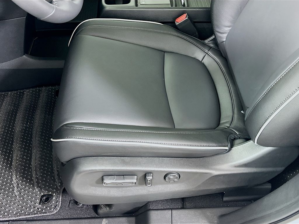 Thumbnail: 2026 Honda Odyssey - 20