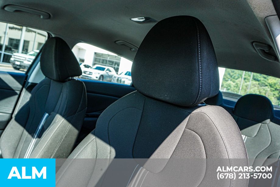 Used 2024 Gray Hyundai SEL image 17