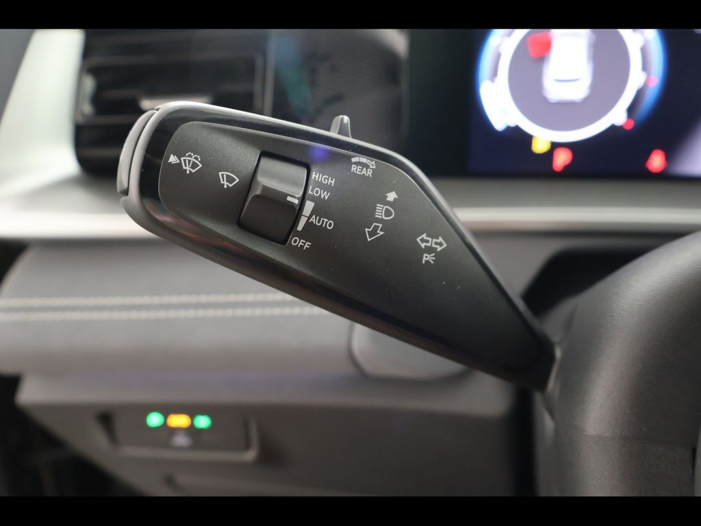 2025 Volkswagen Tiguan SE - Photo 22