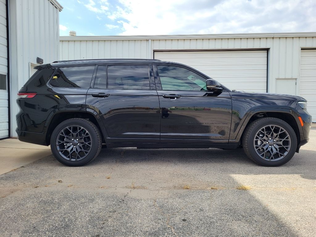 2023 Jeep Grand Cherokee L Summit 2