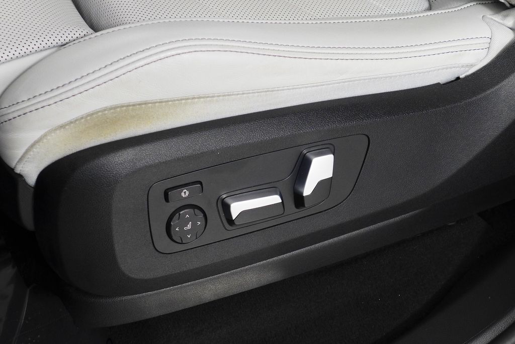 Thumbnail: 2023 BMW X5 - 23