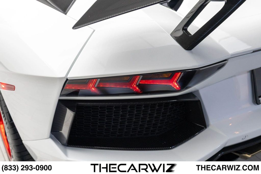 2017 Lamborghini Aventador Base - Photo 20