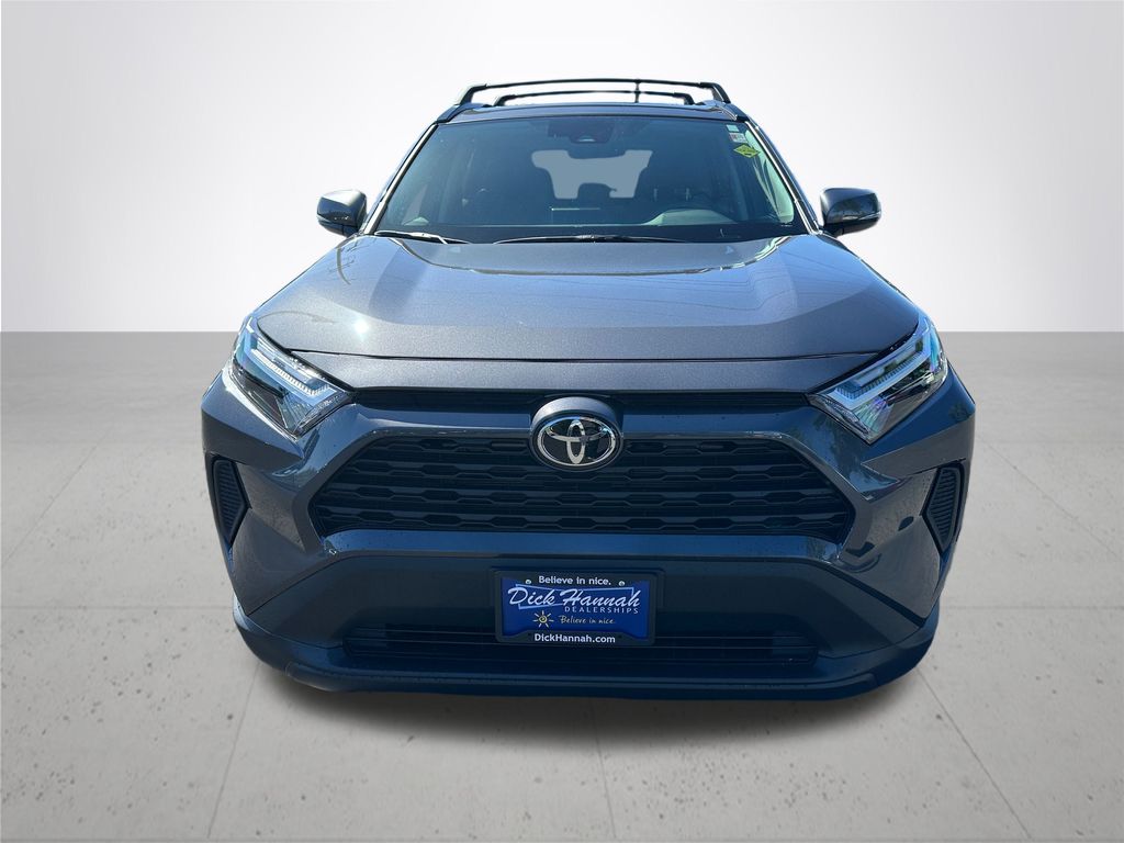2025 Toyota RAV4 XLE photo 3