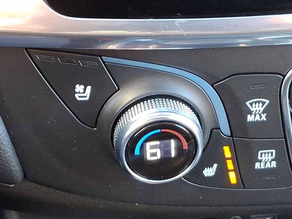 Thumbnail: 2022 Chevrolet Traverse - 26