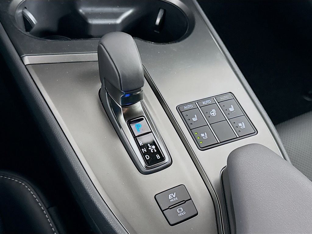 2025 Lexus UX 300h 15