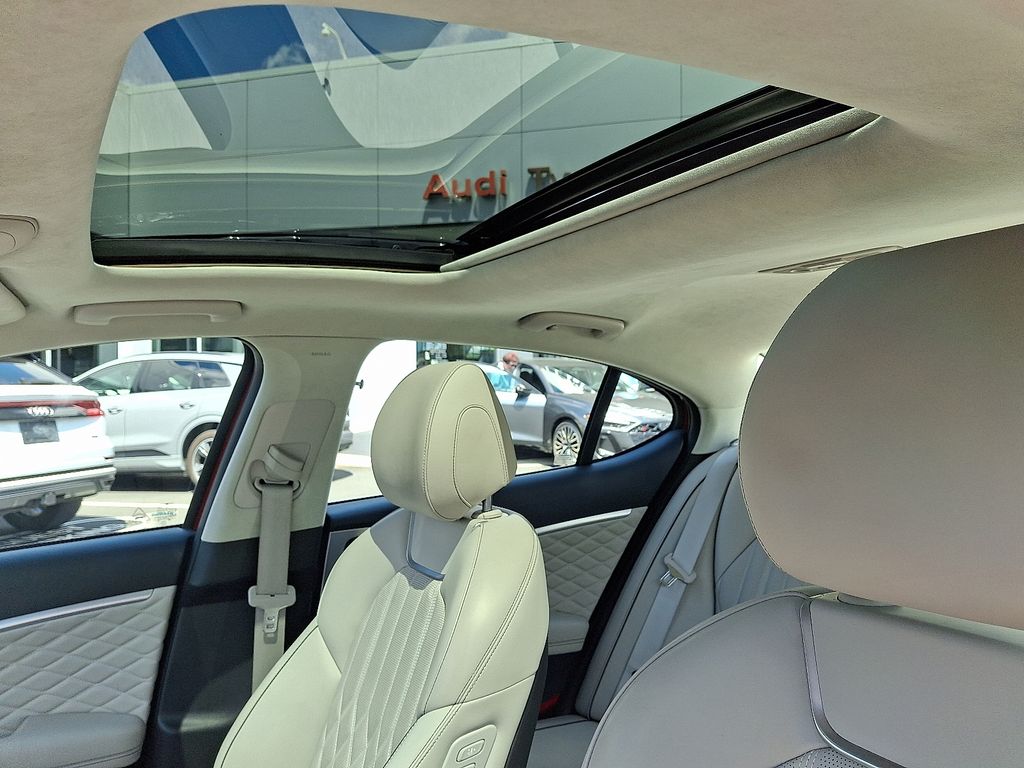 Thumbnail: 2020 Genesis G70 - 14