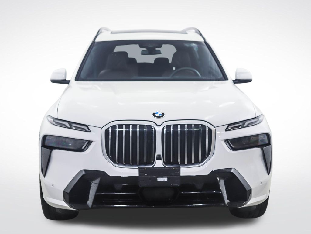 Thumbnail: 2026 BMW X7 - 8