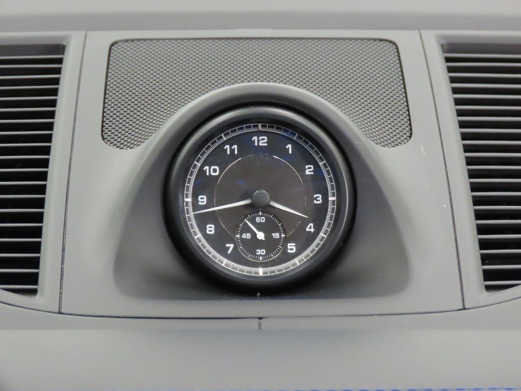 Thumbnail: 2022 Porsche Macan - 23