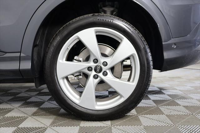 Thumbnail: 2025 Audi Q5 - 10