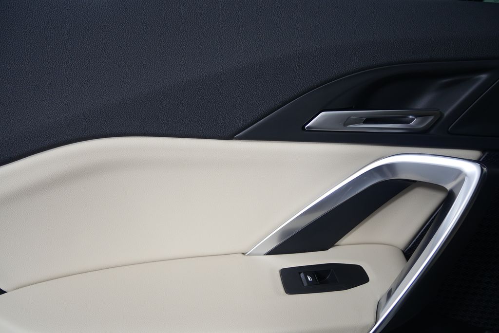Thumbnail: 2025 BMW X1 - 13