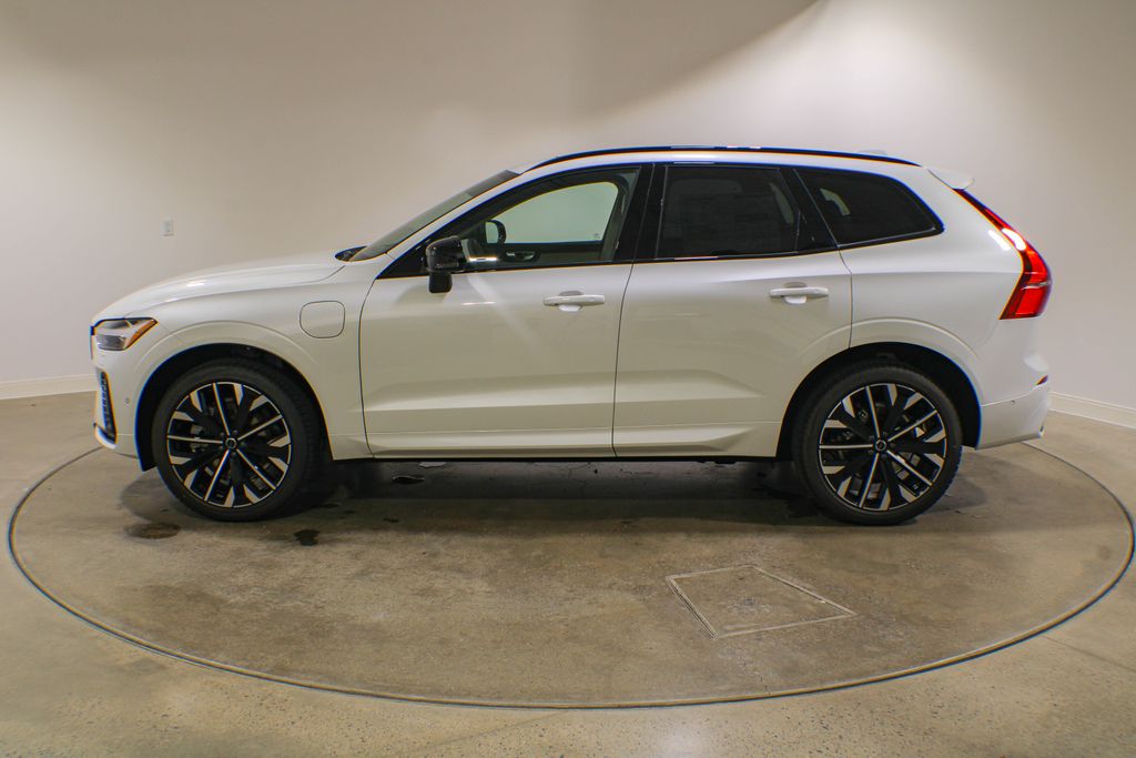 New 2026 White Volvo T8 Ultra image 2