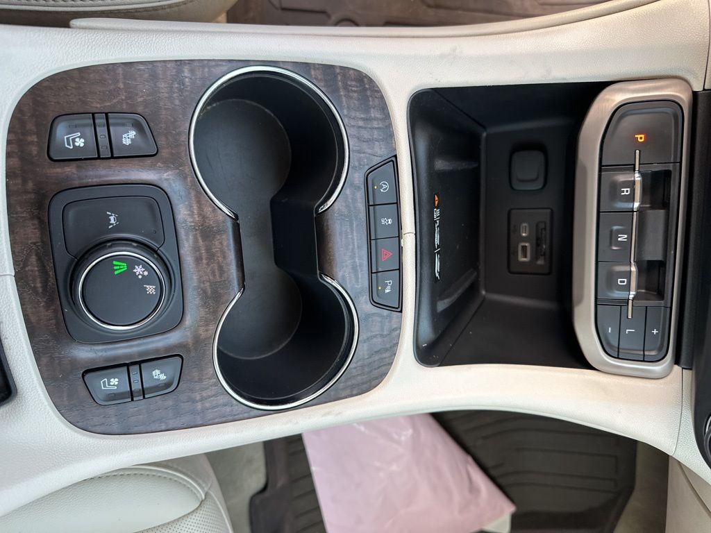 2022 GMC Acadia Denali 17