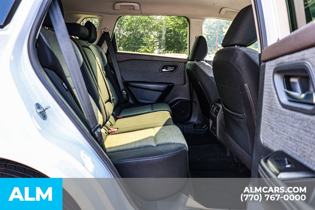 Used 2023 White Nissan SV image 21