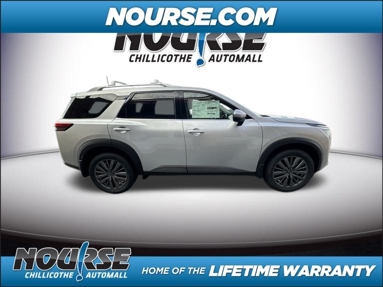 2025 Nissan Pathfinder SL photo