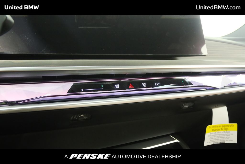 Thumbnail: 2025 BMW 7 Series - 24