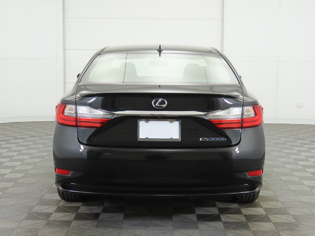 2016 Lexus ES Hybrid 300h 6