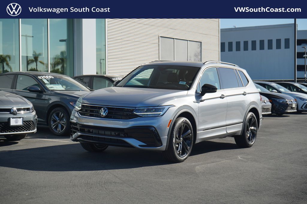 2024 Volkswagen Tiguan SE R-Line Black -
                Santa Ana, CA