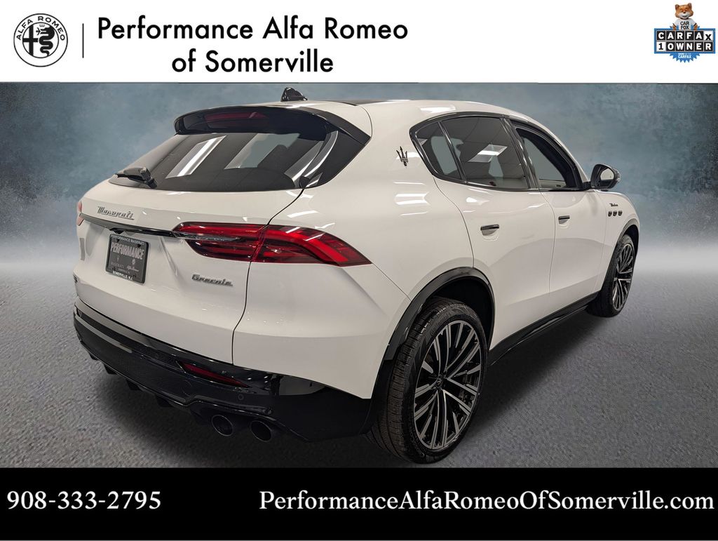 Bianco Astro Metallic 2025 Maserati Grecale SUV / Crossover All-Wheel Drive 8-Speed Automatic
